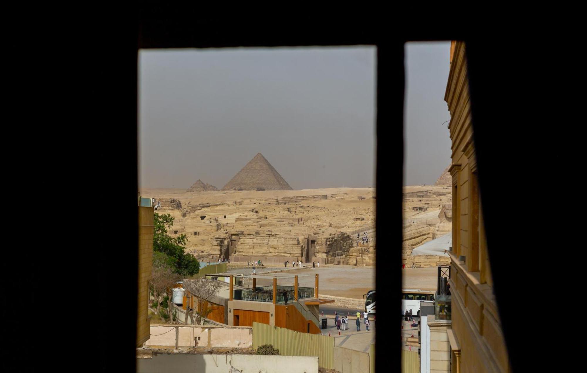 Hayat Pyramids View * Kafret el-Gabal